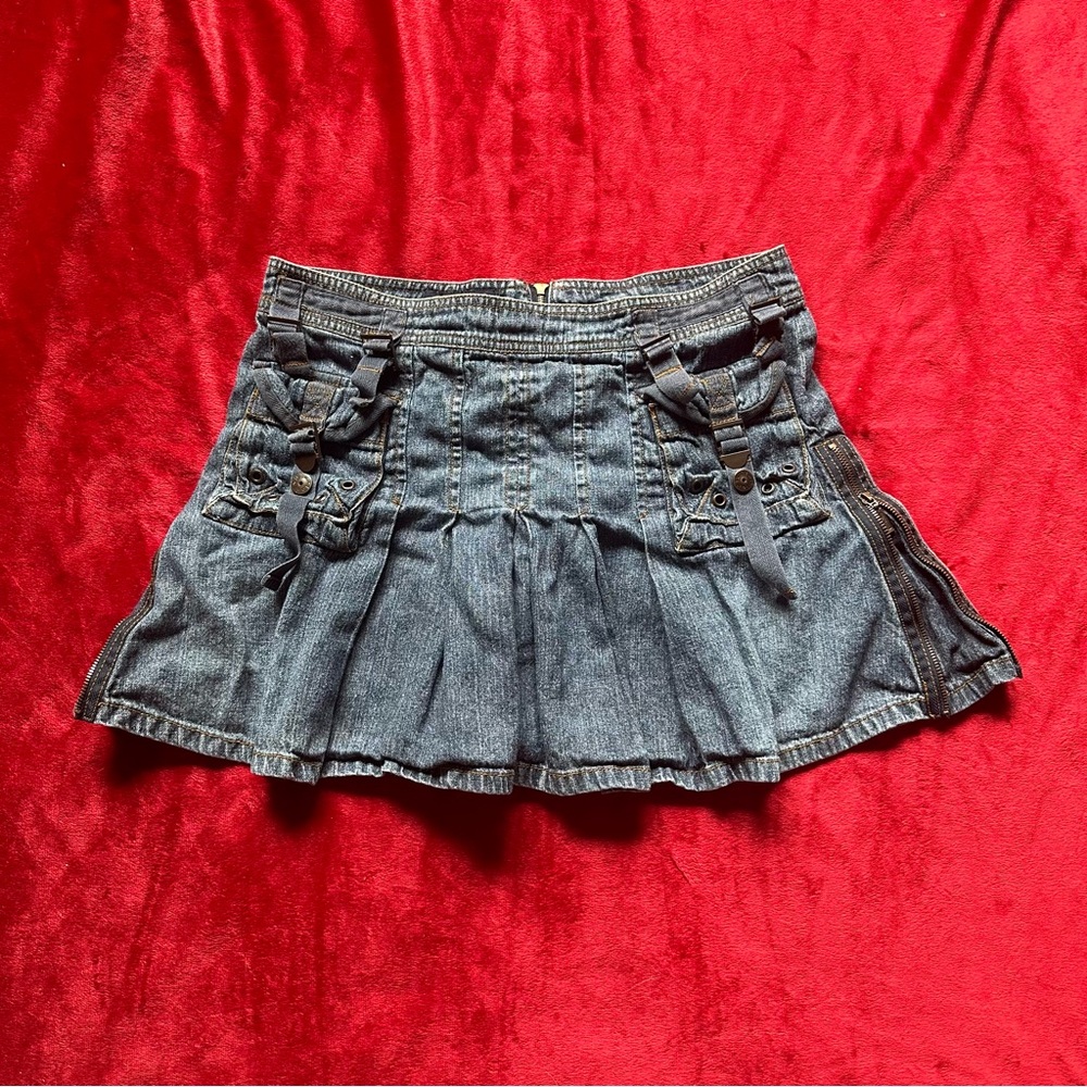 Y2K 90s Pleated Denim Utility Cargo Style Mini Skirt with Buckle Details